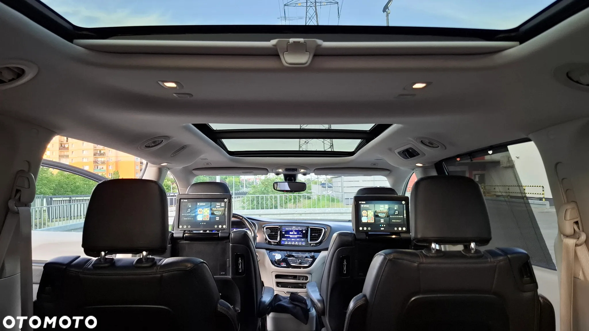 Chrysler Pacifica - 5