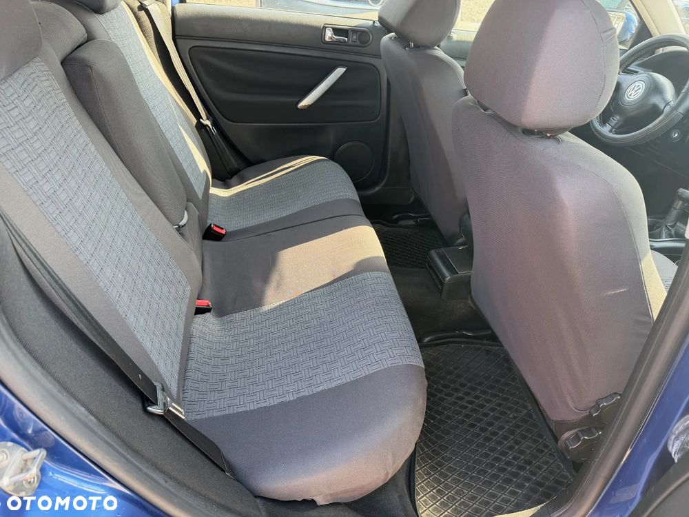 Volkswagen Passat 1.8 Comfortline - 12