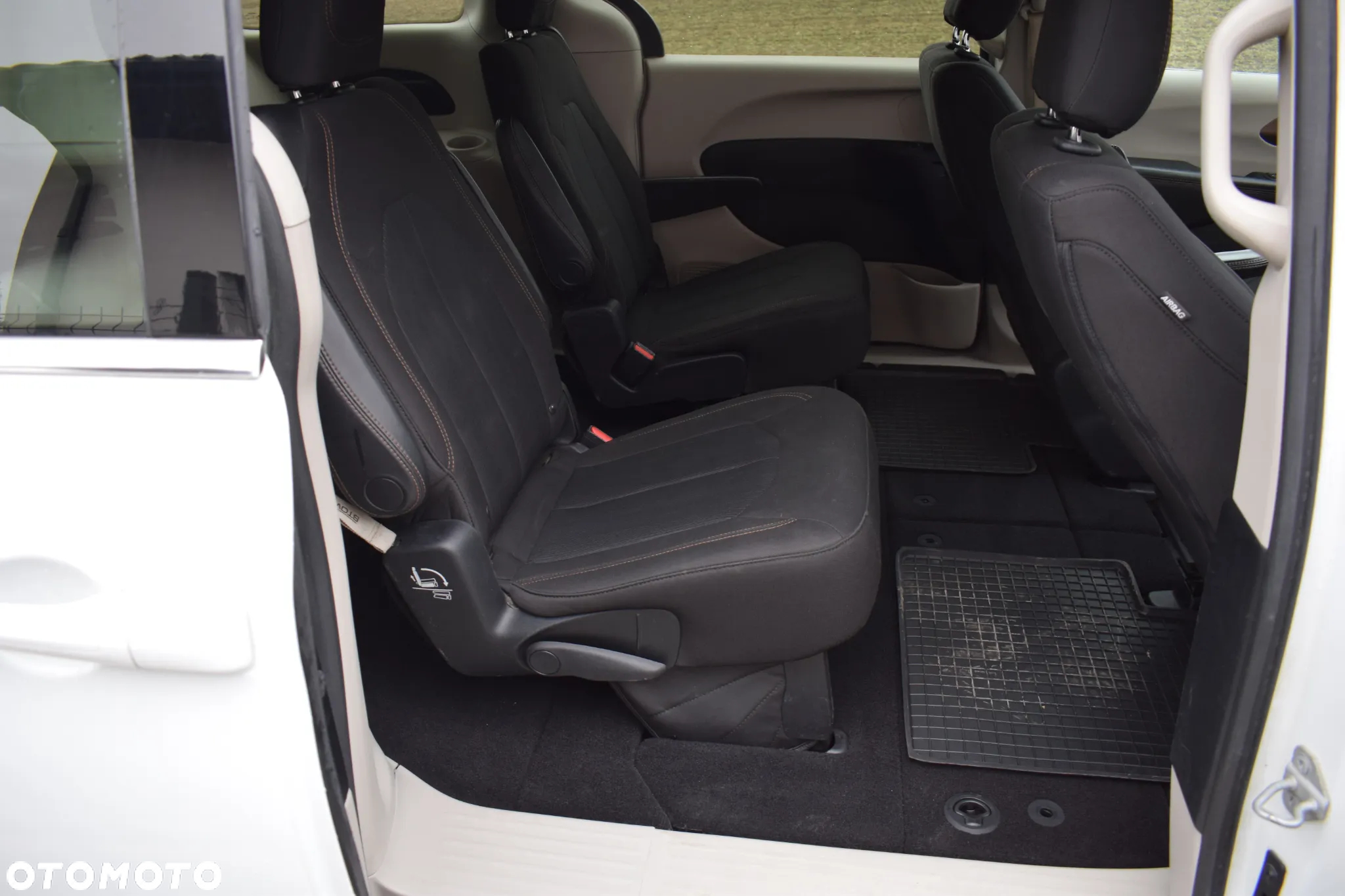 Chrysler Pacifica - 18