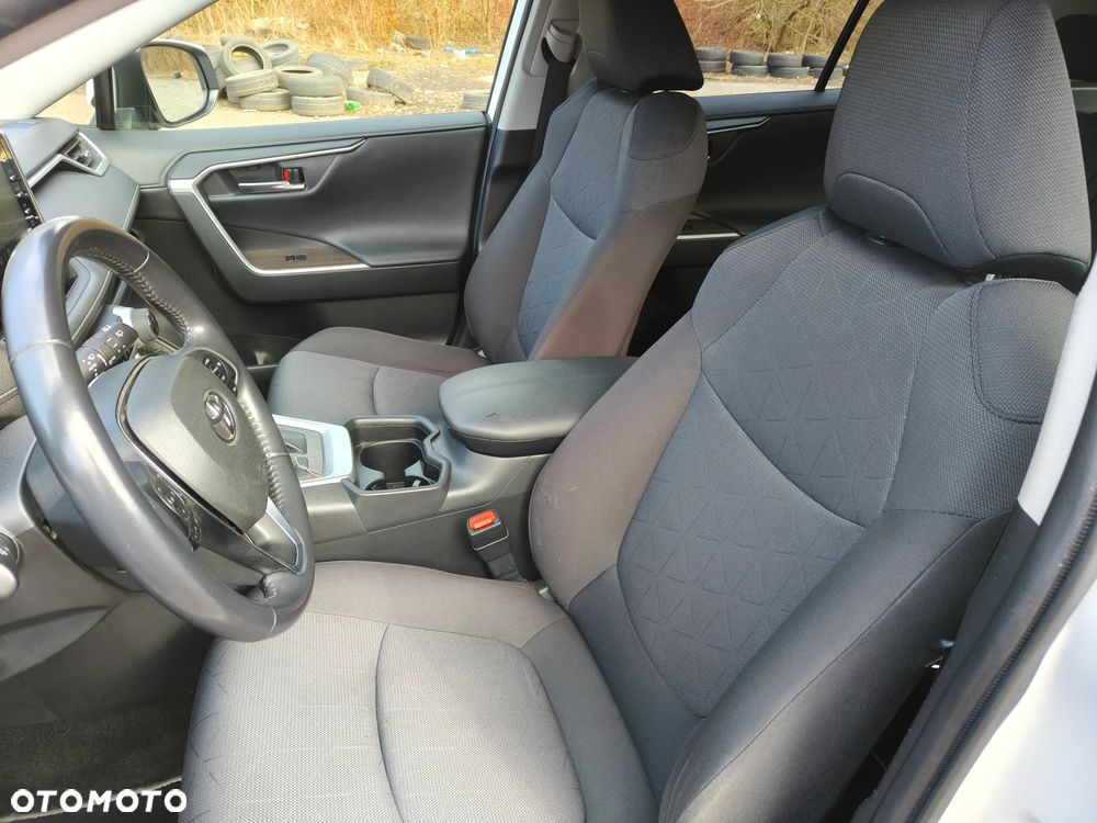 Toyota RAV4 - 10