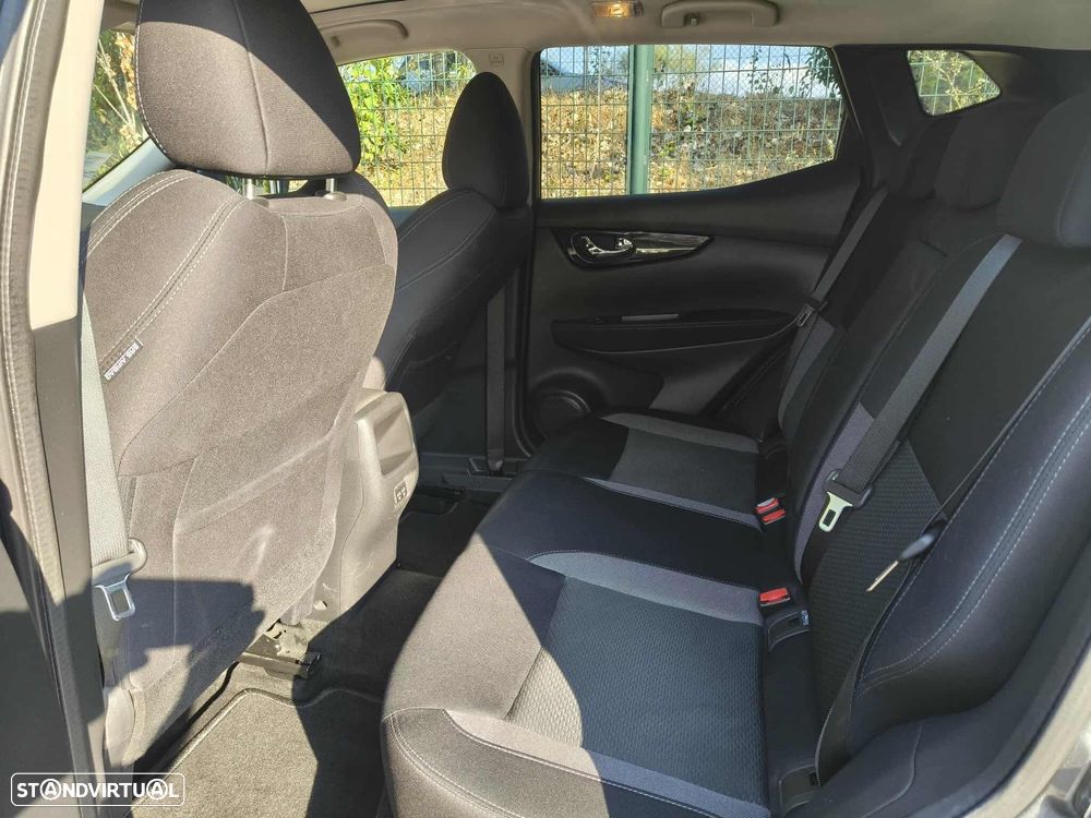 Nissan Qashqai 1.3 DIG-T N-Connecta J18 - 11