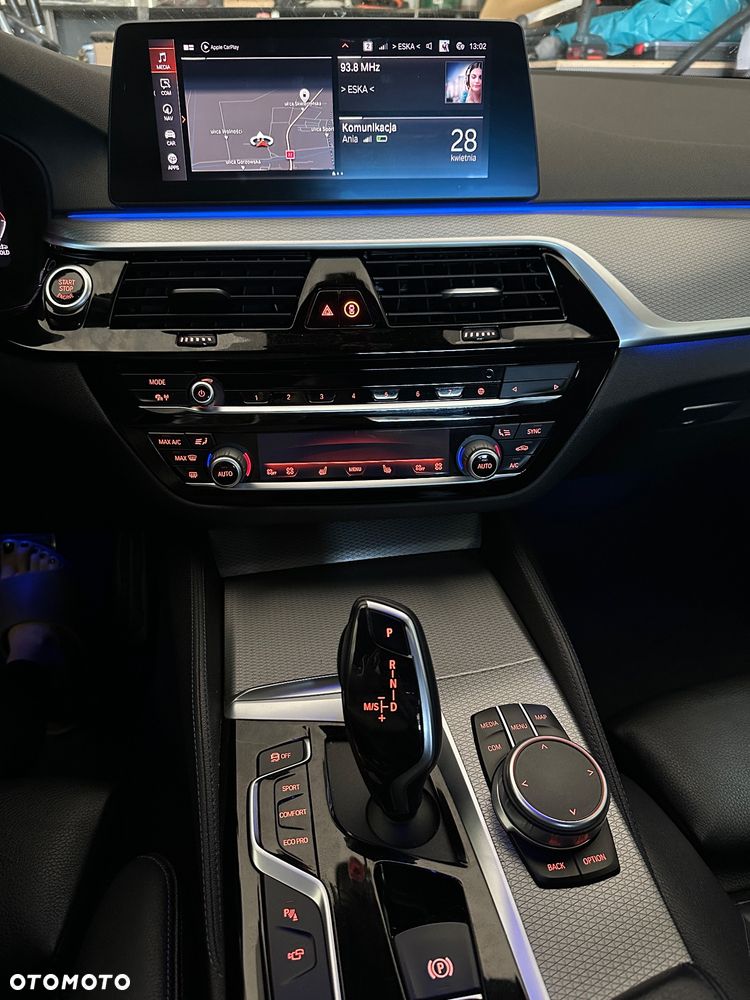 BMW Seria 5 520d xDrive - 14