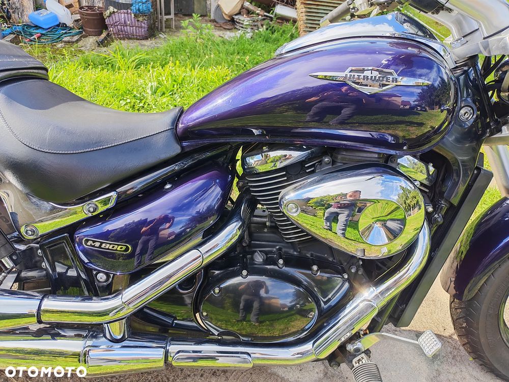 Suzuki Intruder - 12