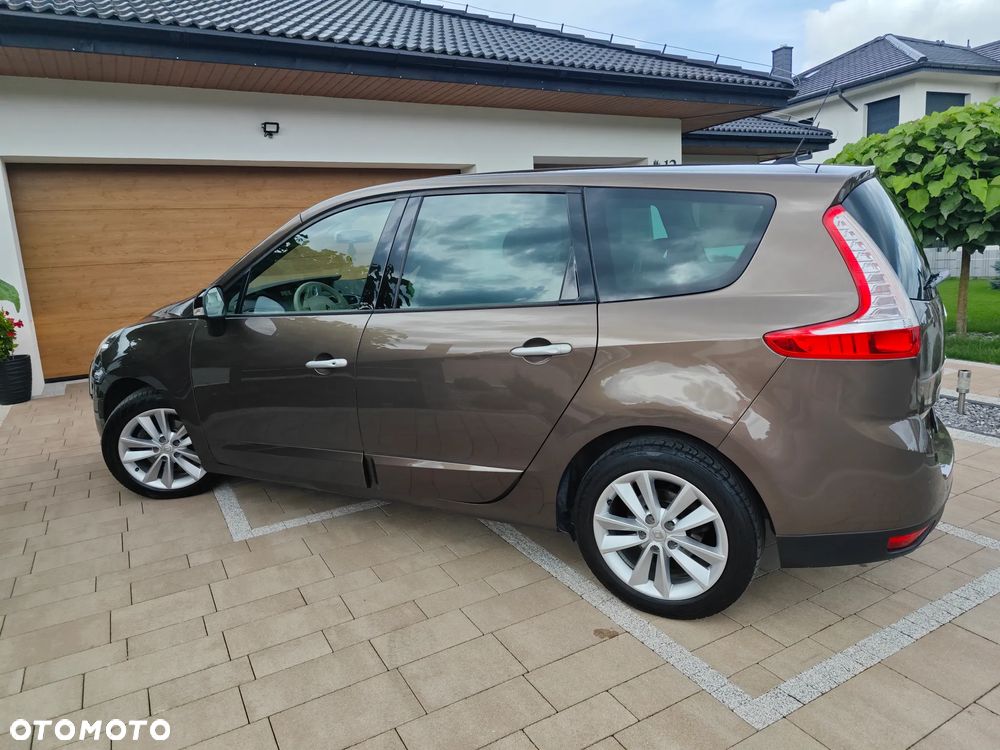 Renault Grand Scenic - 12