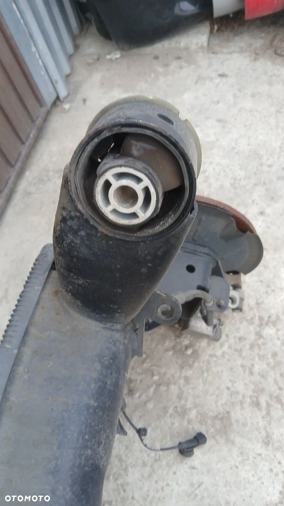 Belka oś tyla na tarcze Ford Fiesta MK8 ST 200KM - 2