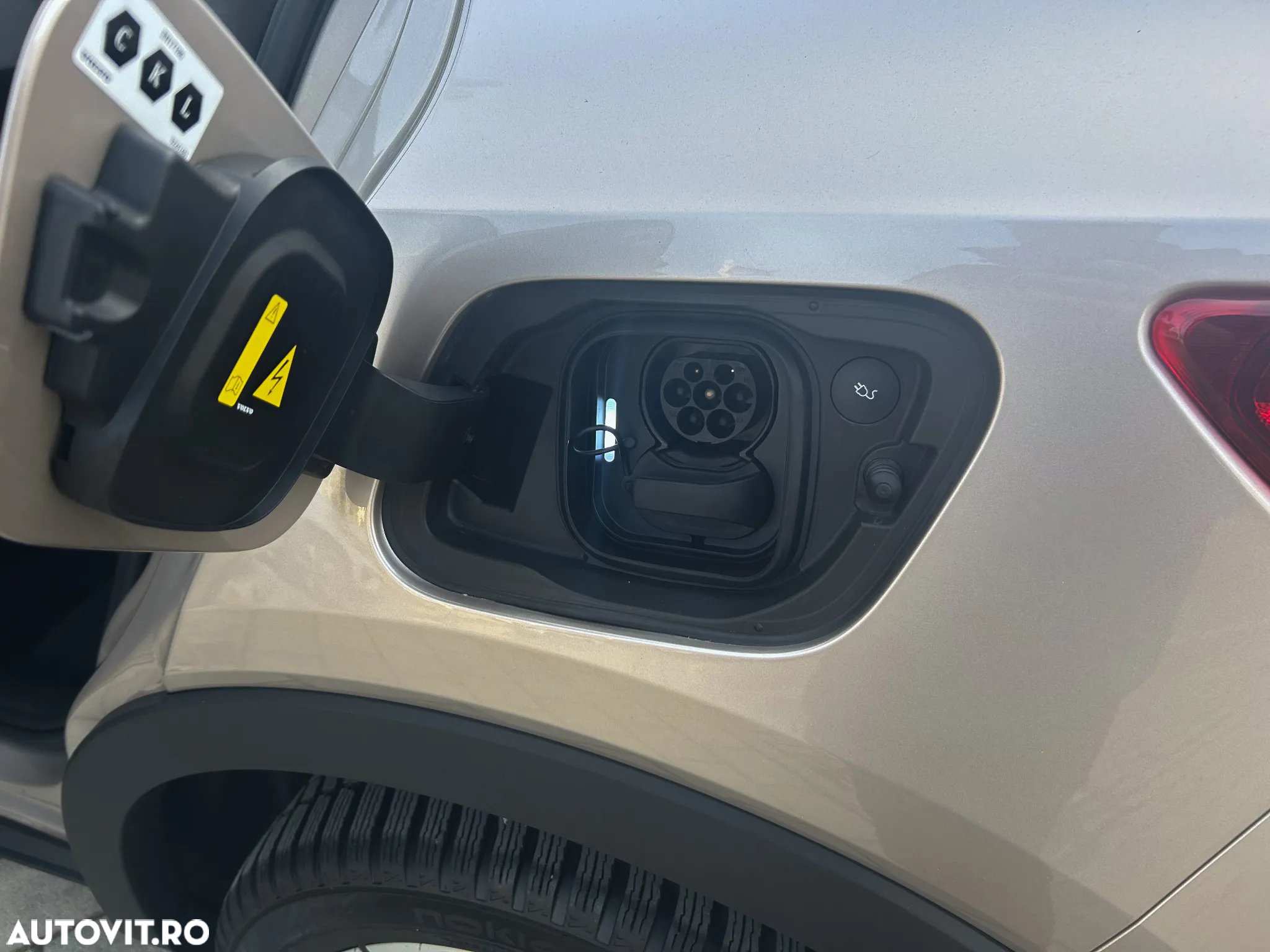 Volvo XC 40 Recharge Twin Motor AWD Plus - 12