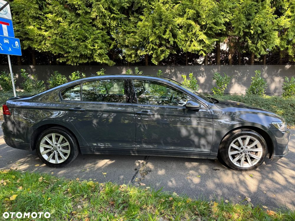 Volkswagen Passat - 9