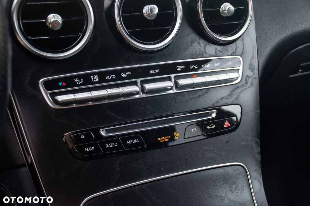 Mercedes-Benz GLC - 21