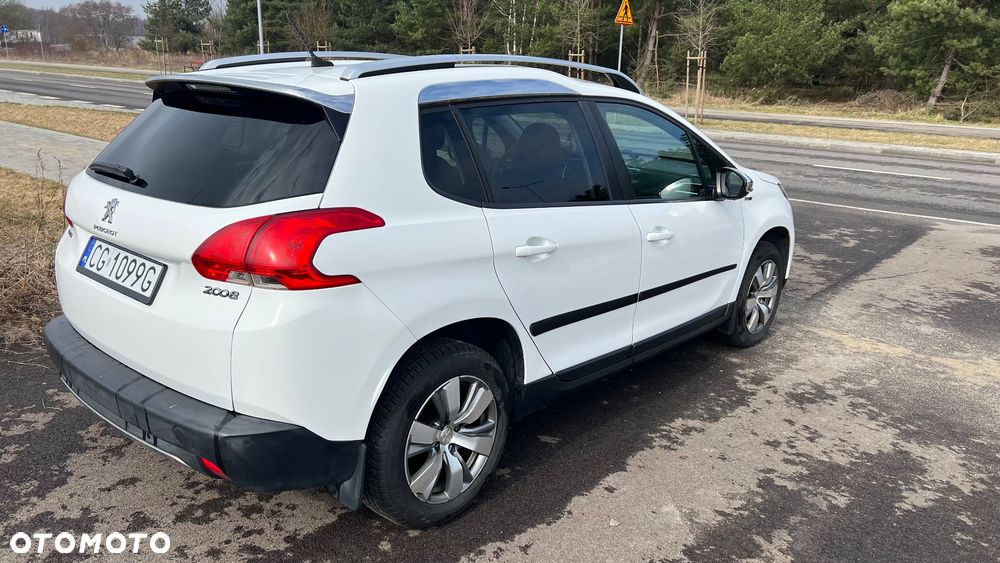 Peugeot 2008 1.2 Pure Tech Active S&S - 7