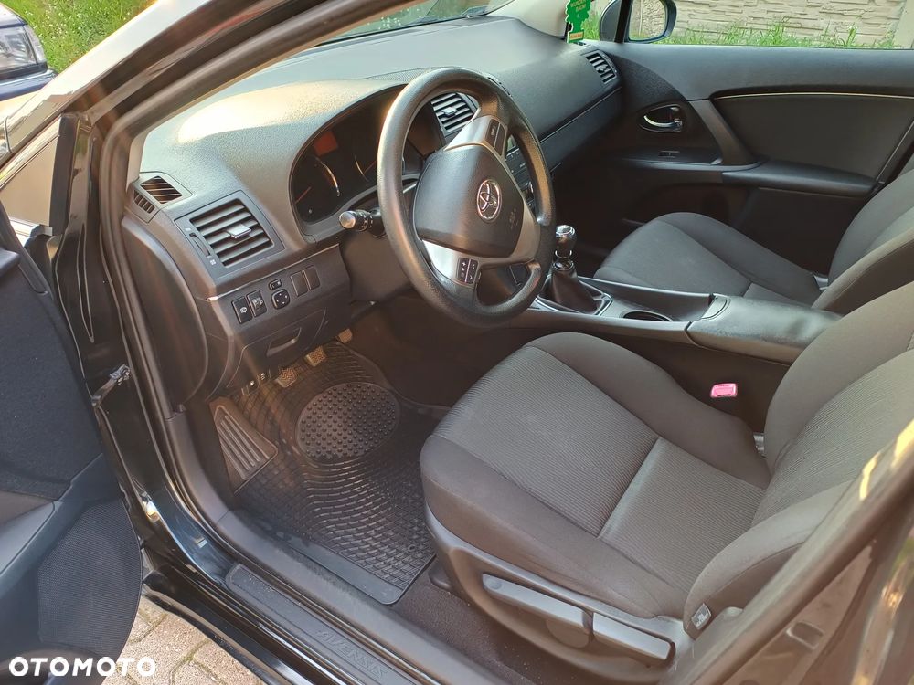 Toyota Avensis 1.6 Luna - 15