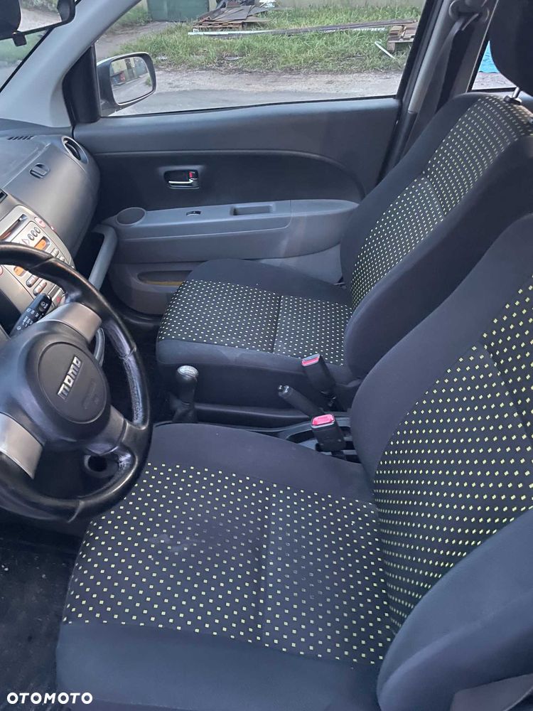 Daihatsu Sirion - 5