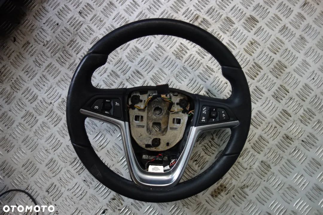 KIEROWNICA OPEL INSIGNIA - 1