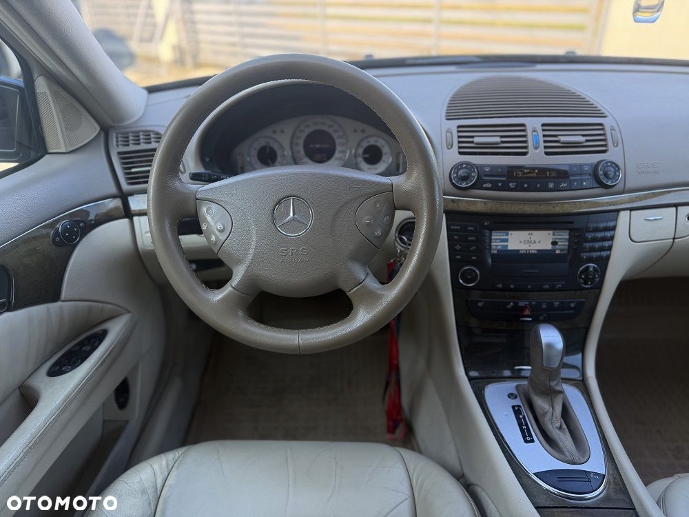 Mercedes-Benz Klasa E 200 Kompressor Automatik Avantgarde Sport Edition - 7