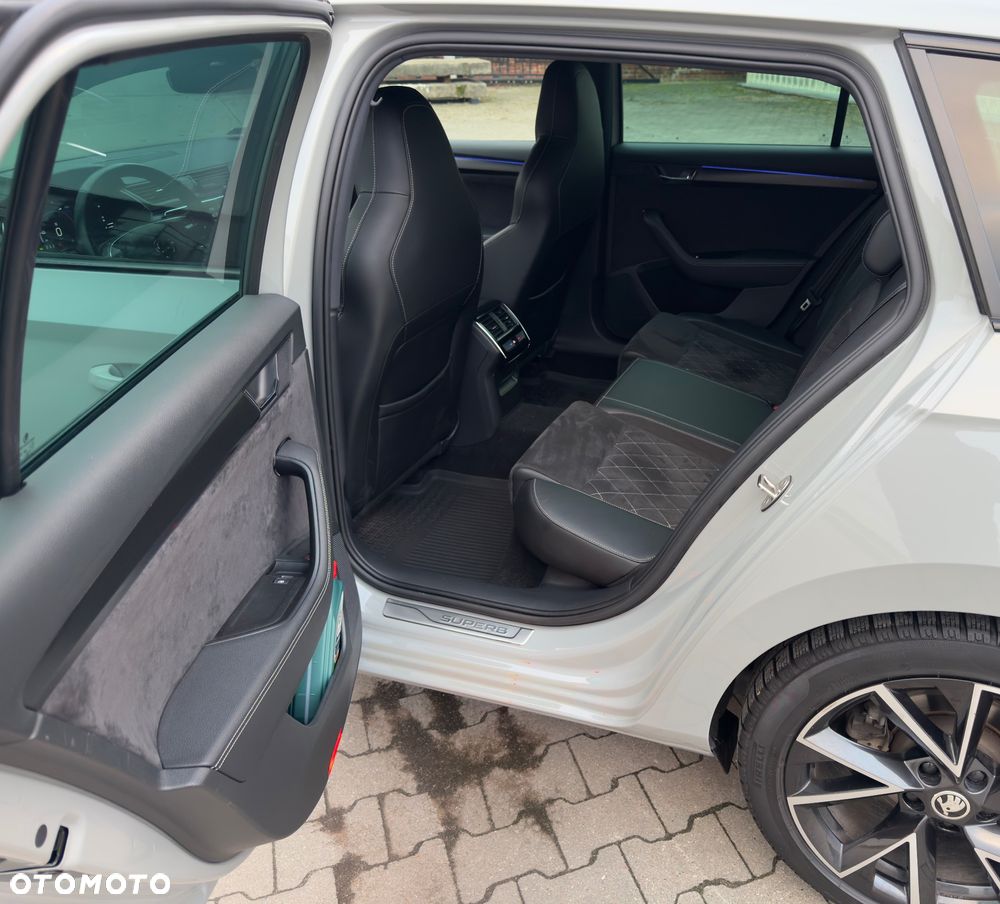 Skoda Superb 2.0 TDI SCR 4x4 Sportline DSG - 3