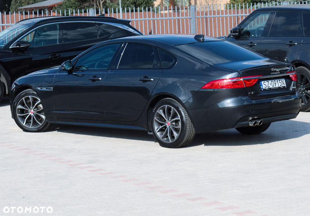Jaguar XF 20d R-Sport - 29