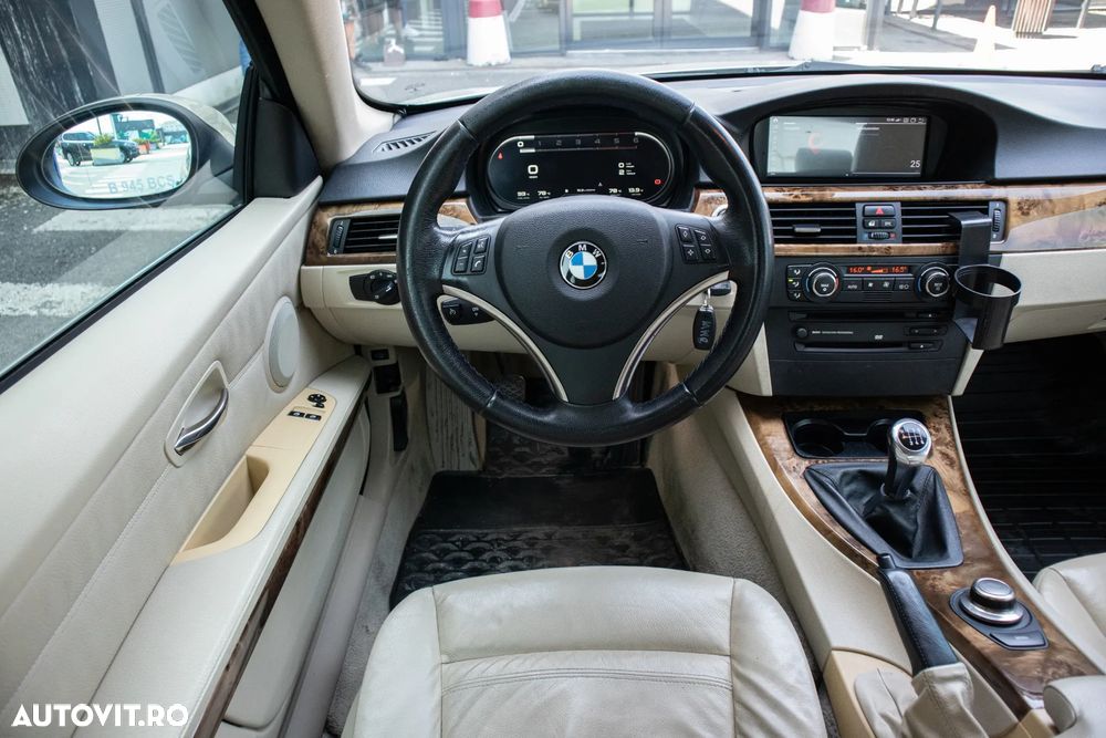BMW Seria 3 330d Coupe - 17