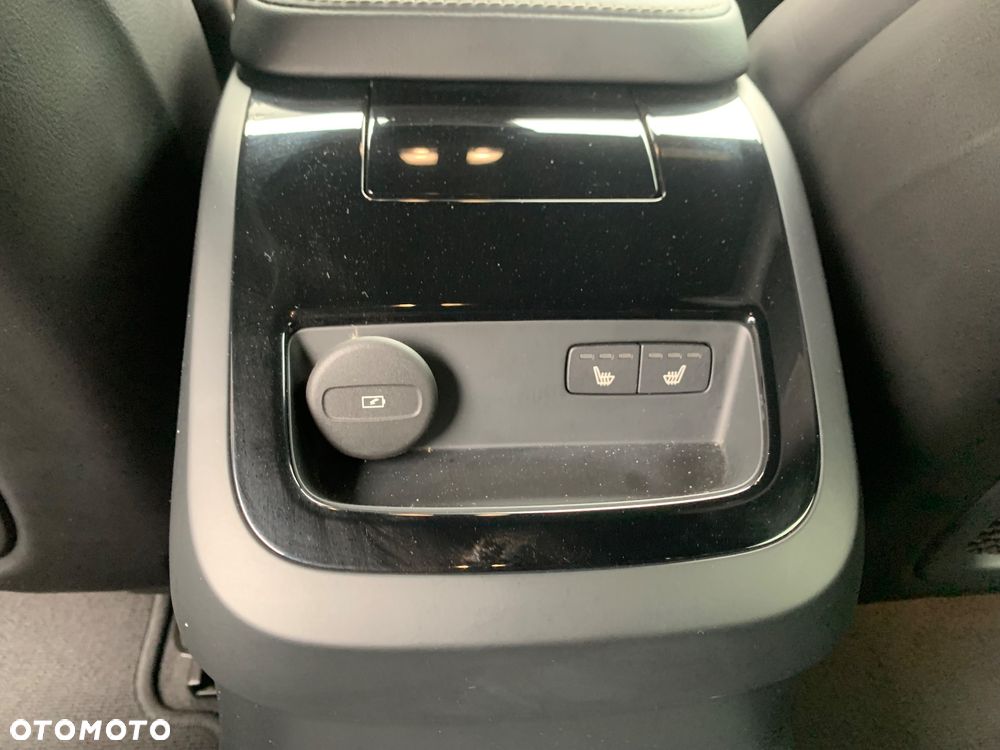 Volvo V60 T6 AWD Recharge Plus Dark - 9