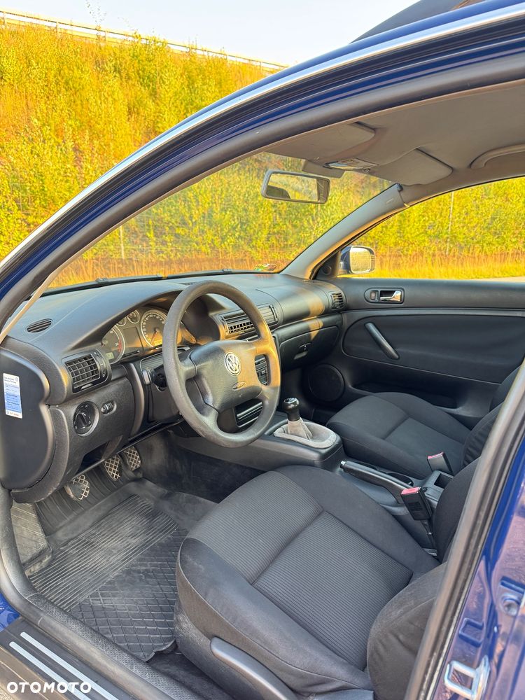 Volkswagen Passat 1.9 TDI Comfortline - 5