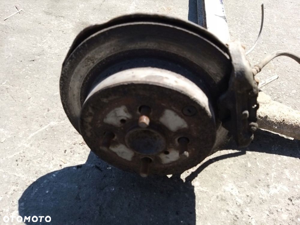 Belka tylna Toyota Corolla Verso I 2001-2004 - 6