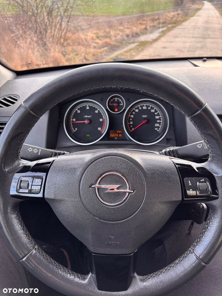 Opel Astra 1.7 CDTI DPF (119g) Edition 111 Jahre - 11