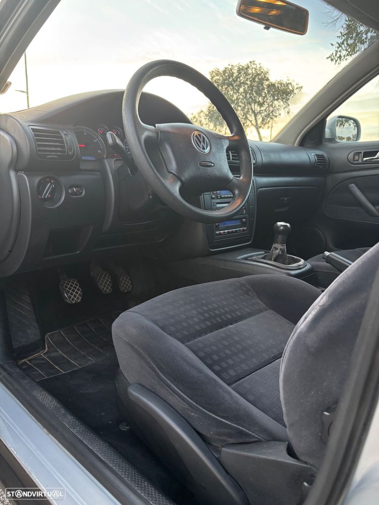 VW Passat Variant 1.9 TDi 4Motion Highline - 16