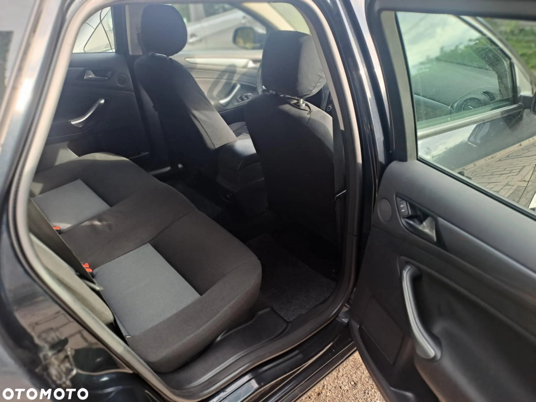 Ford Mondeo 1.8 TDCi Ambiente - 6