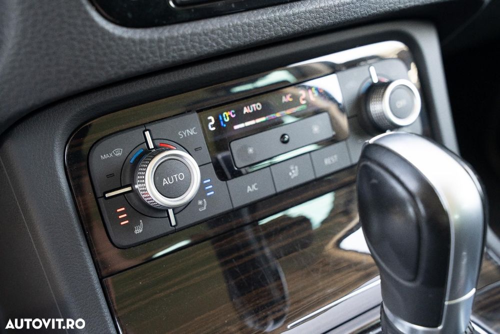 Volkswagen Touareg - 13