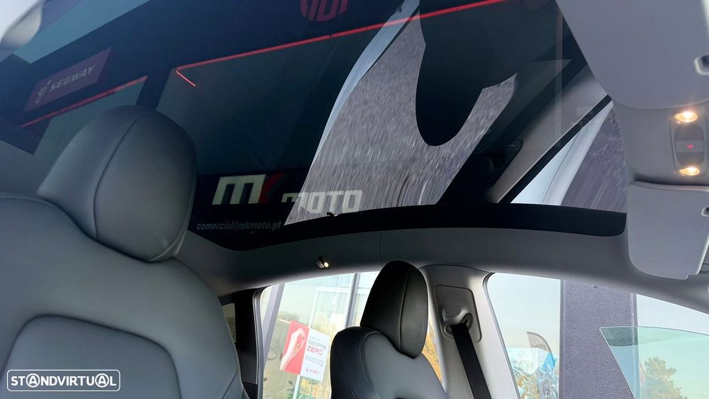 Tesla Model Y Long Range Dual Motor AWD - 14