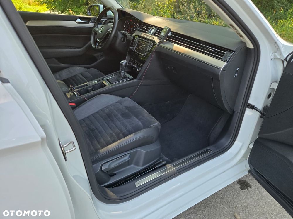 Volkswagen Passat 2.0 TDI Bi-Turbo BMT 4Mot Highline DSG - 26