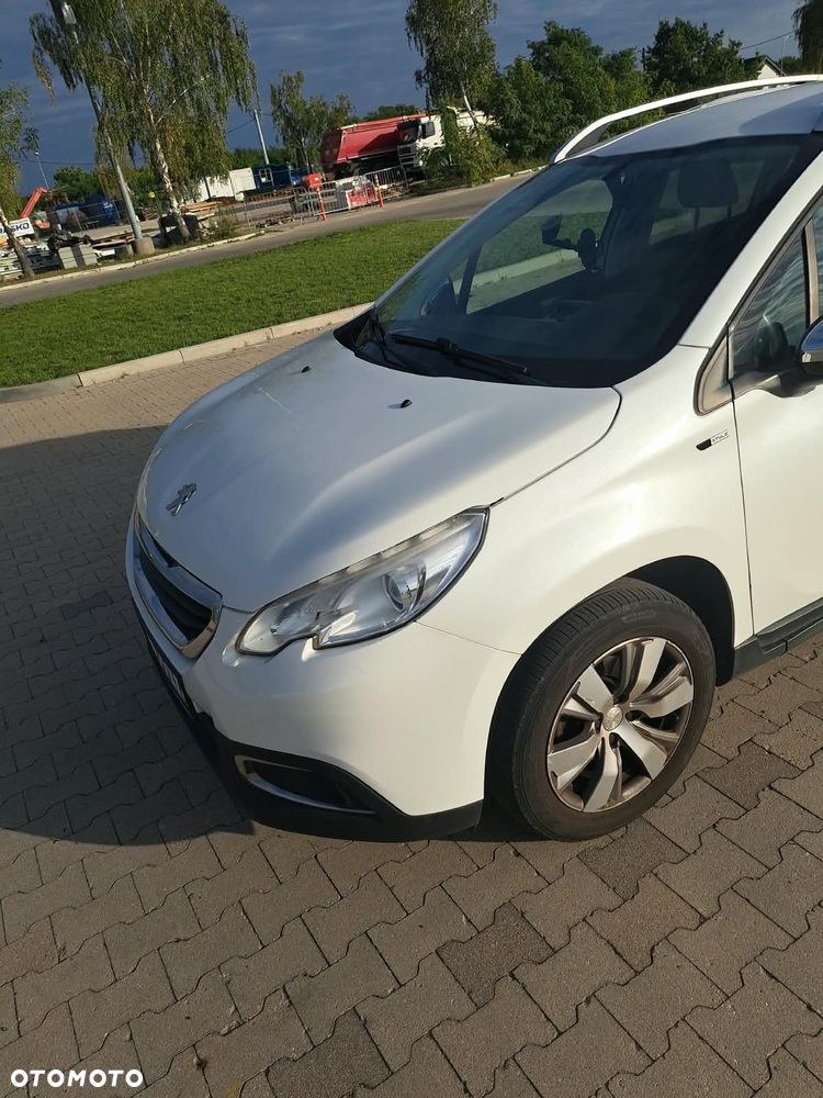Peugeot 2008 1.2 Pure Tech Style S&S - 11