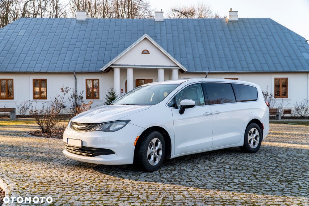 Chrysler Pacifica - 1