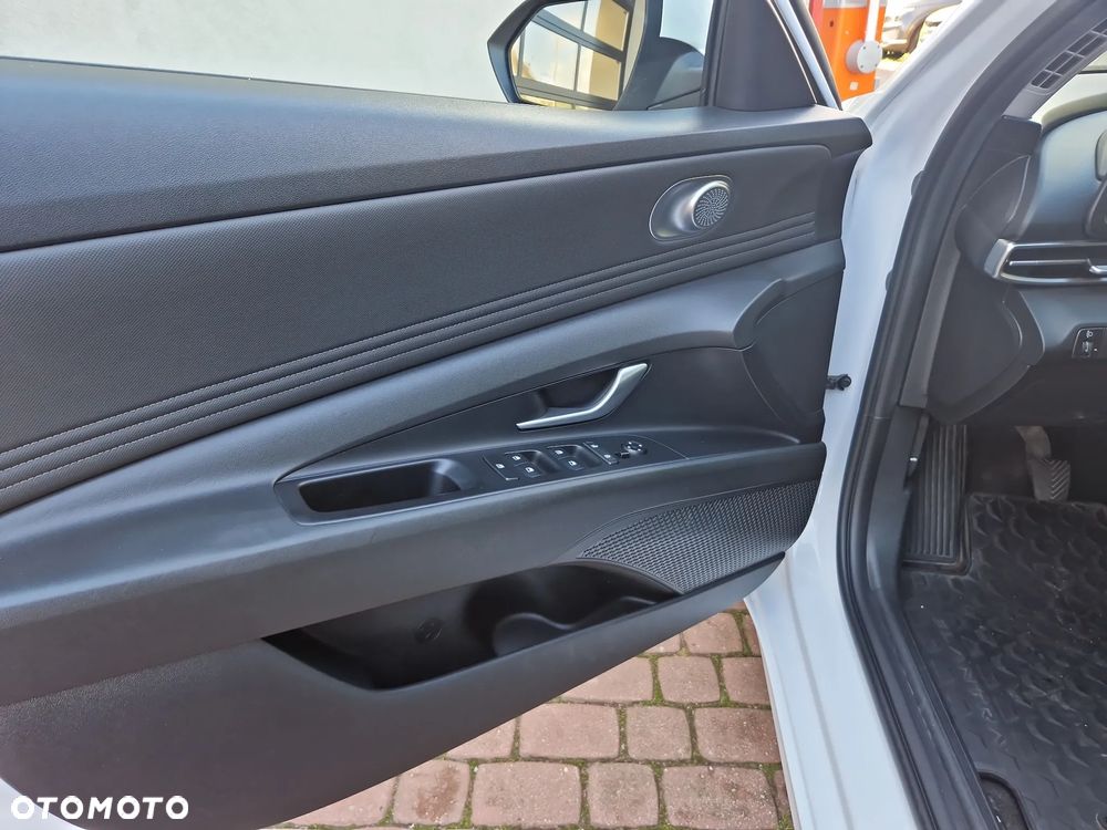 Hyundai Elantra 1.6 Smart - 26