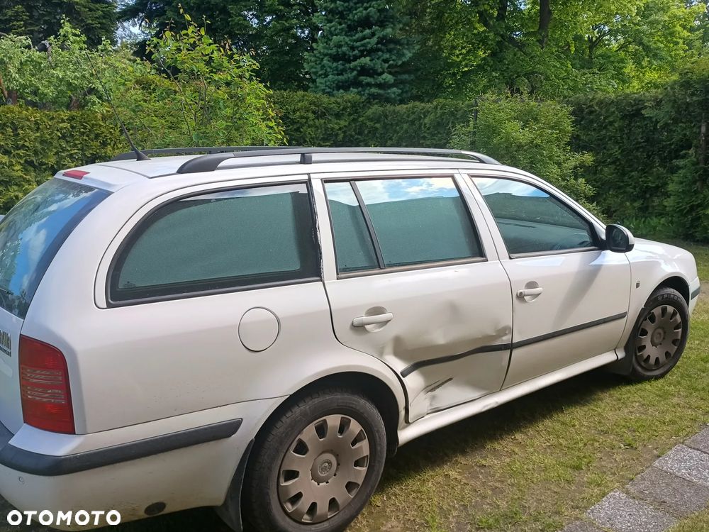 Skoda Octavia 1.6 Tour - 9