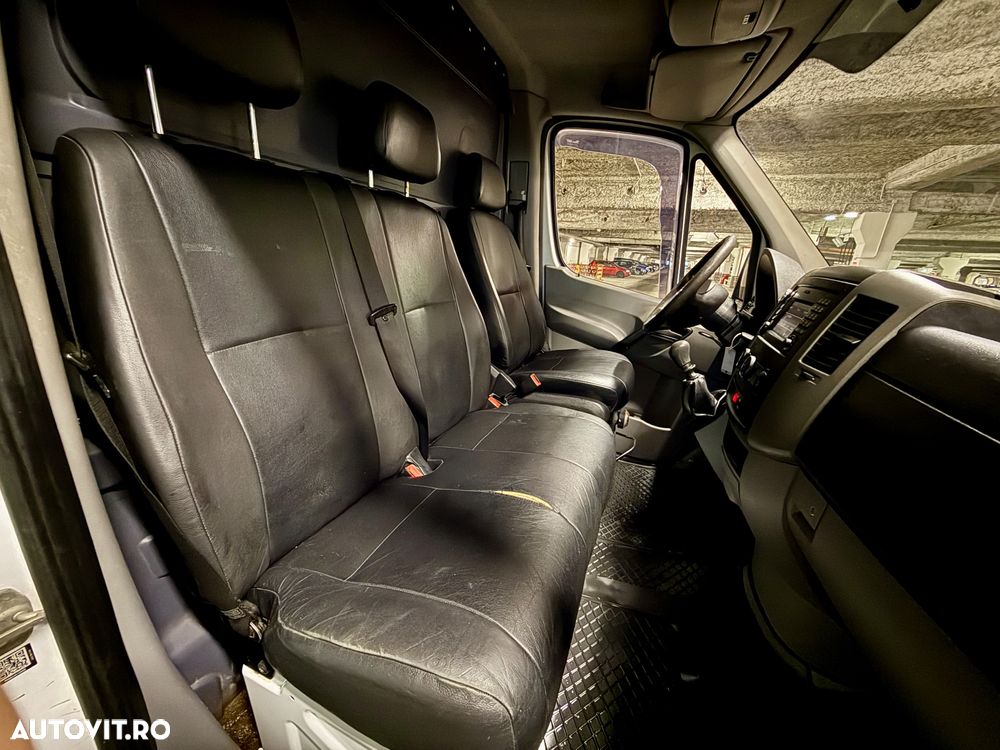 Mercedes-Benz Sprinter - 12