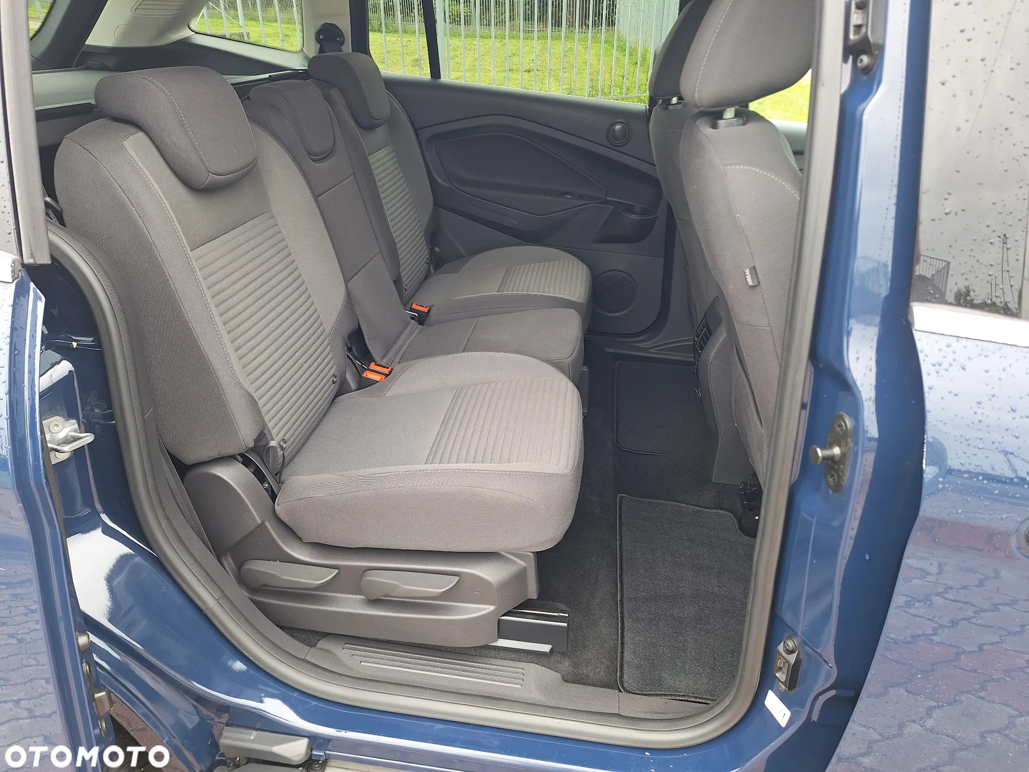 Ford Grand C-MAX - 22