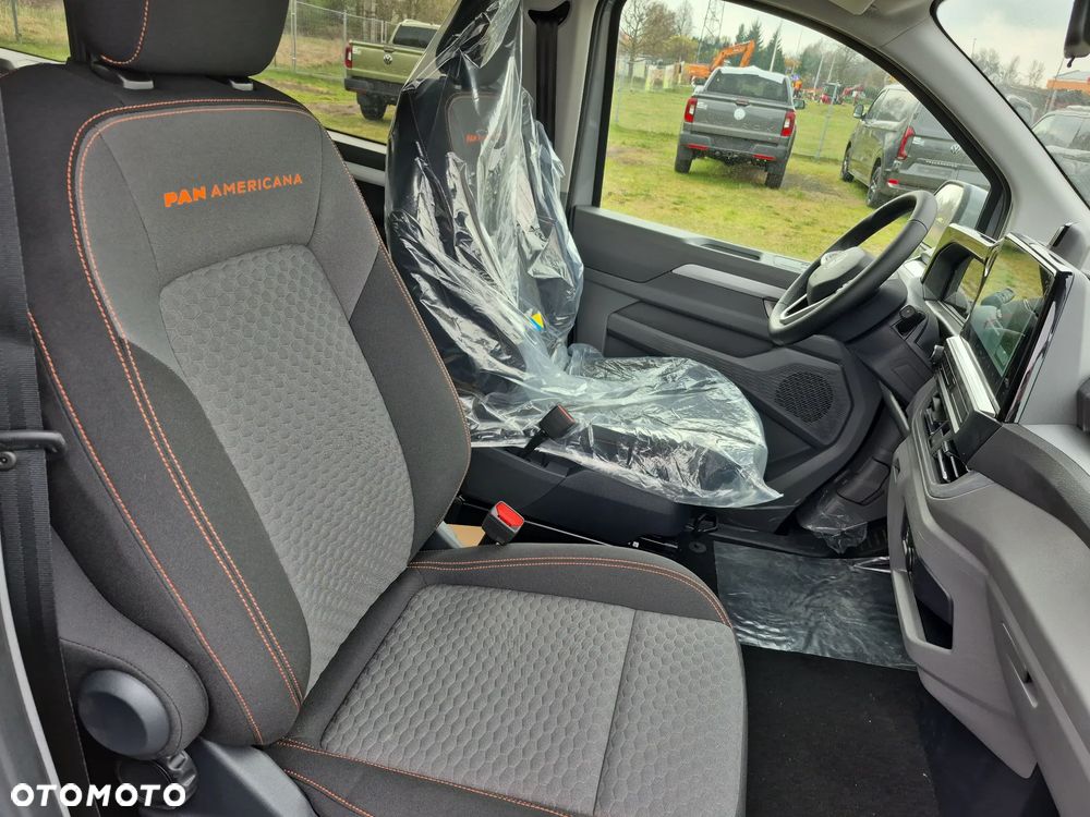 Volkswagen Caravelle - 10