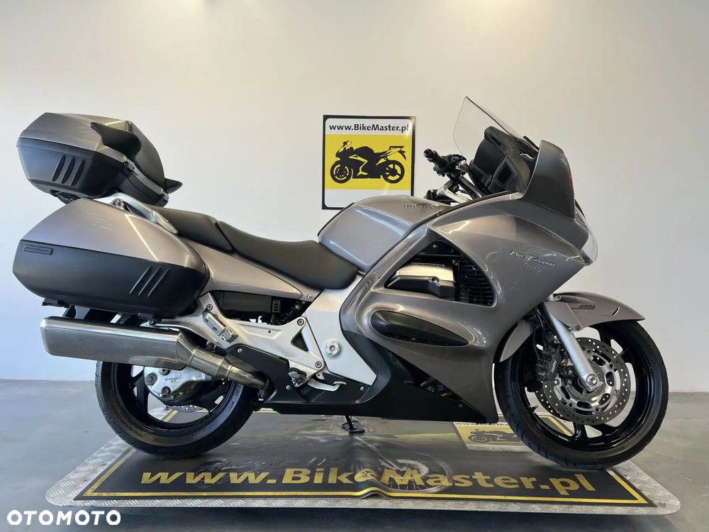Honda ST - 1