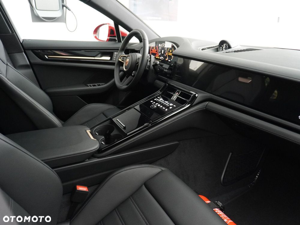 Porsche Panamera 4 - 30