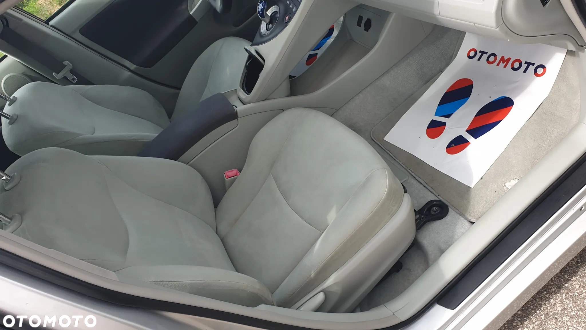 Toyota Prius (Hybrid) Executive - 15