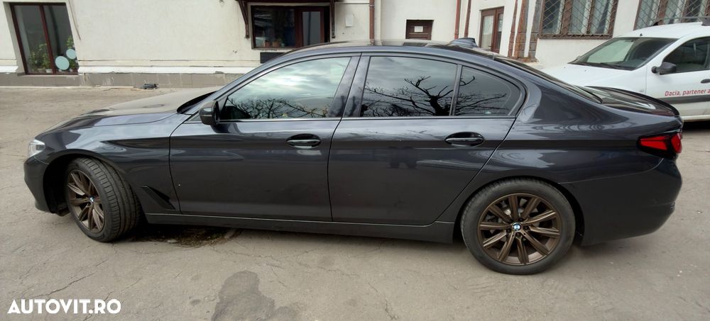 BMW Seria 5 530i xDrive Aut. - 7