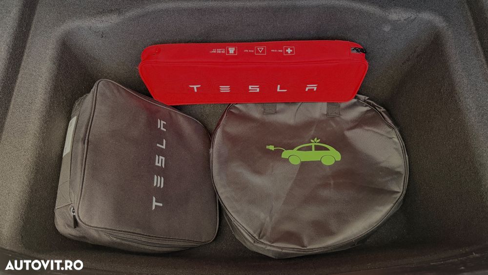 Tesla Model 3 - 21