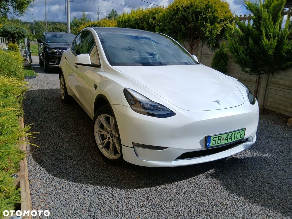 Tesla Model Y - 2