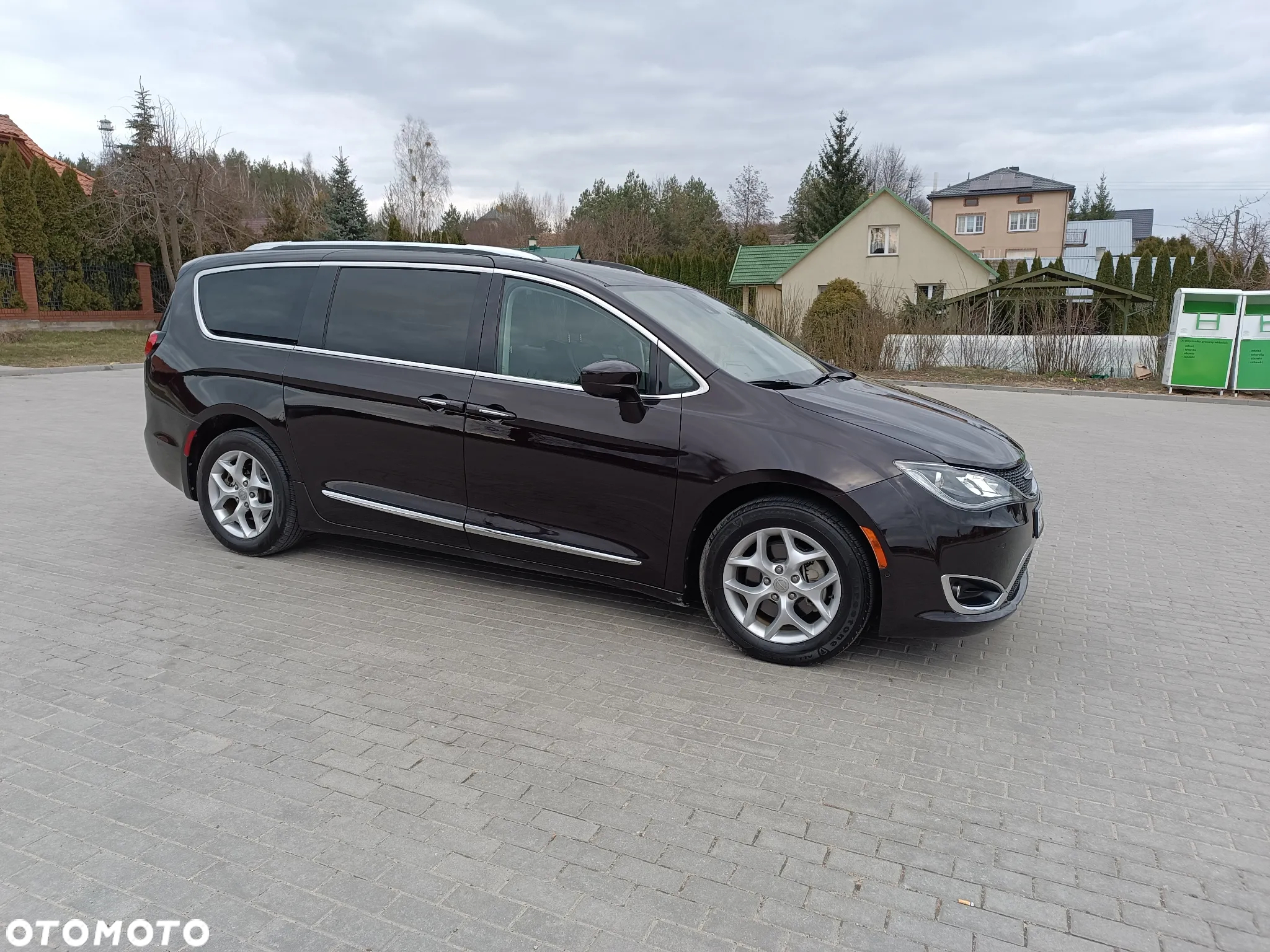 Chrysler Pacifica - 2