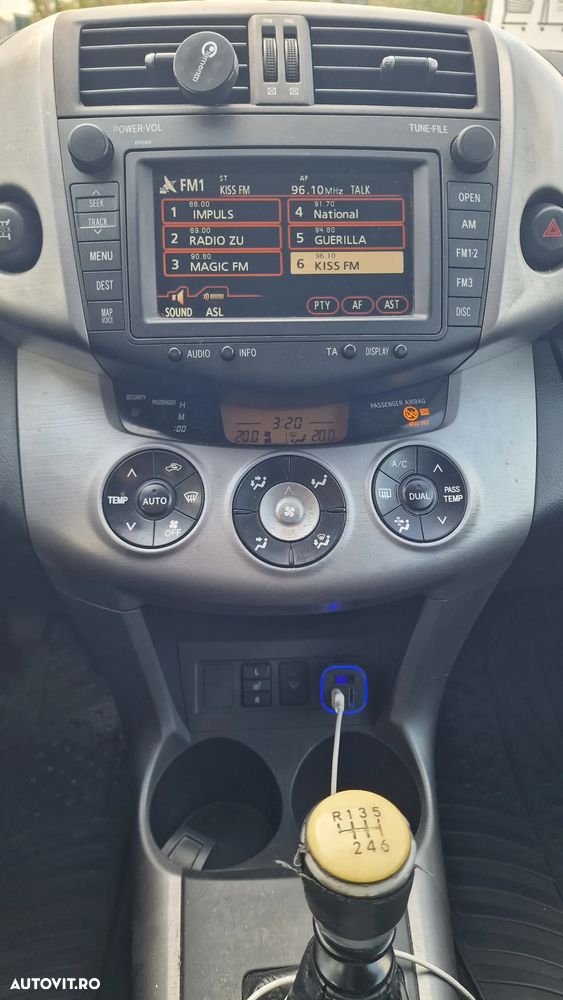 Toyota RAV4 2.2 D-4D Luxury - 10