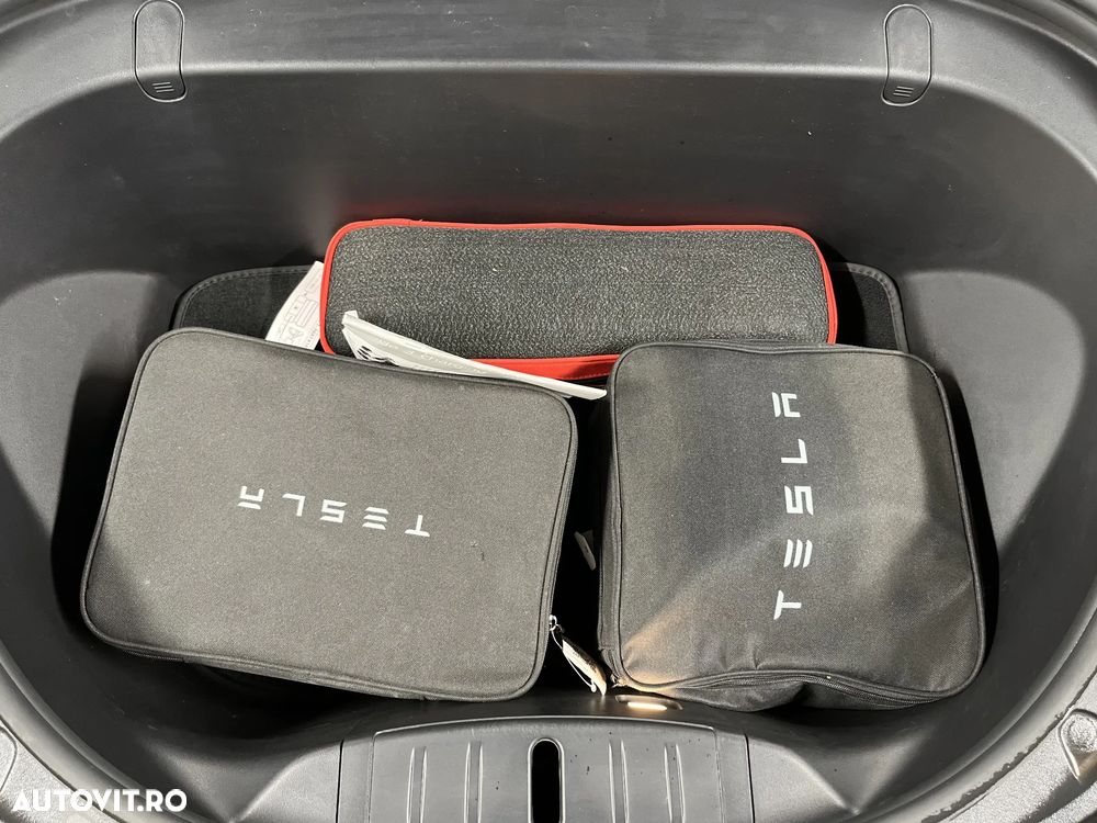 Tesla Model 3 - 15