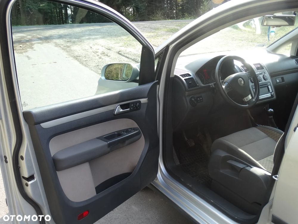 Volkswagen Touran 2.0 TDI DPF Cross - 17