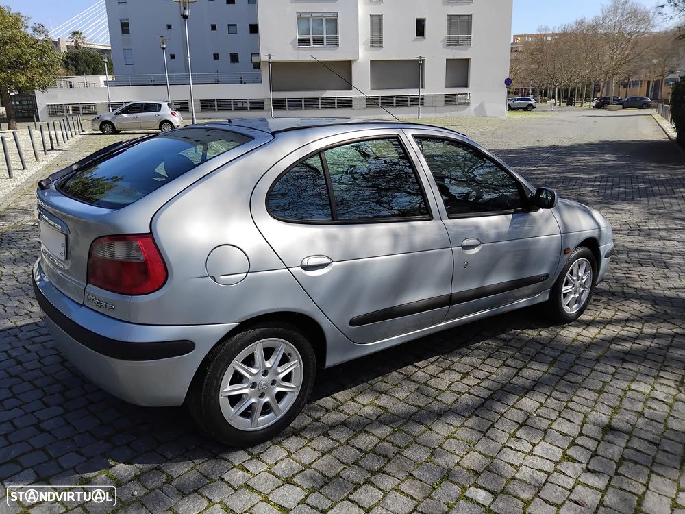 Renault Mégane 1.4 16V Dynamique - 3