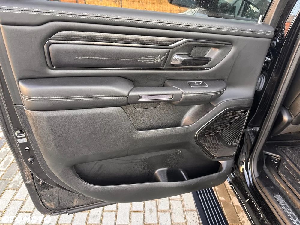 RAM 1500 5.7 Crew Cab Limited - 24