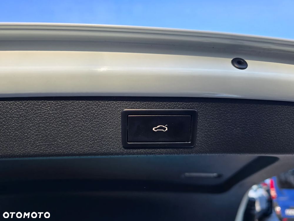 Skoda Superb 2.0 TDI DSG Ambition - 32