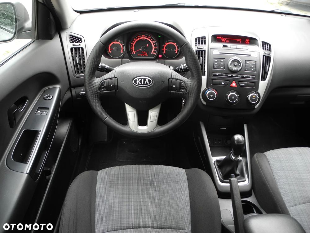 Kia Ceed - 6
